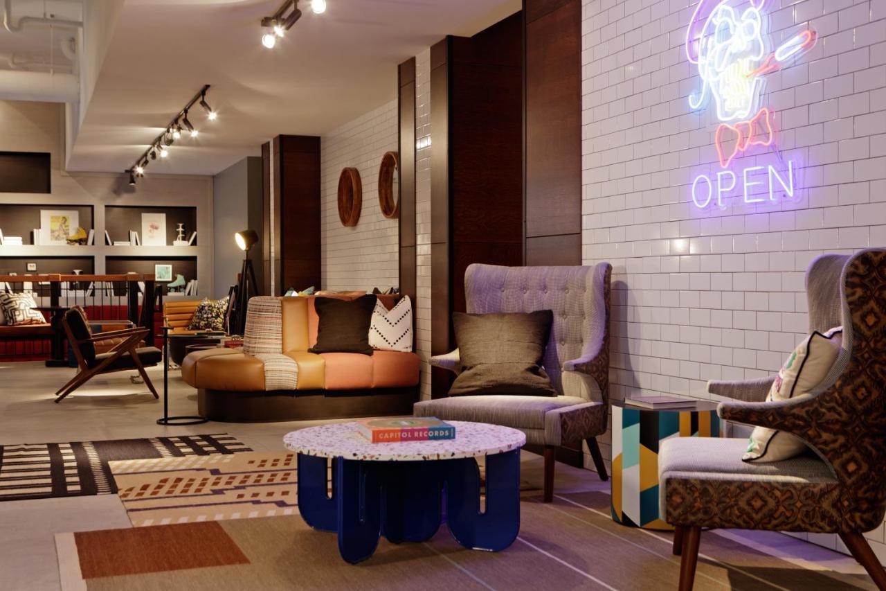 Moxy Richmond Downtown Hotel Luaran gambar