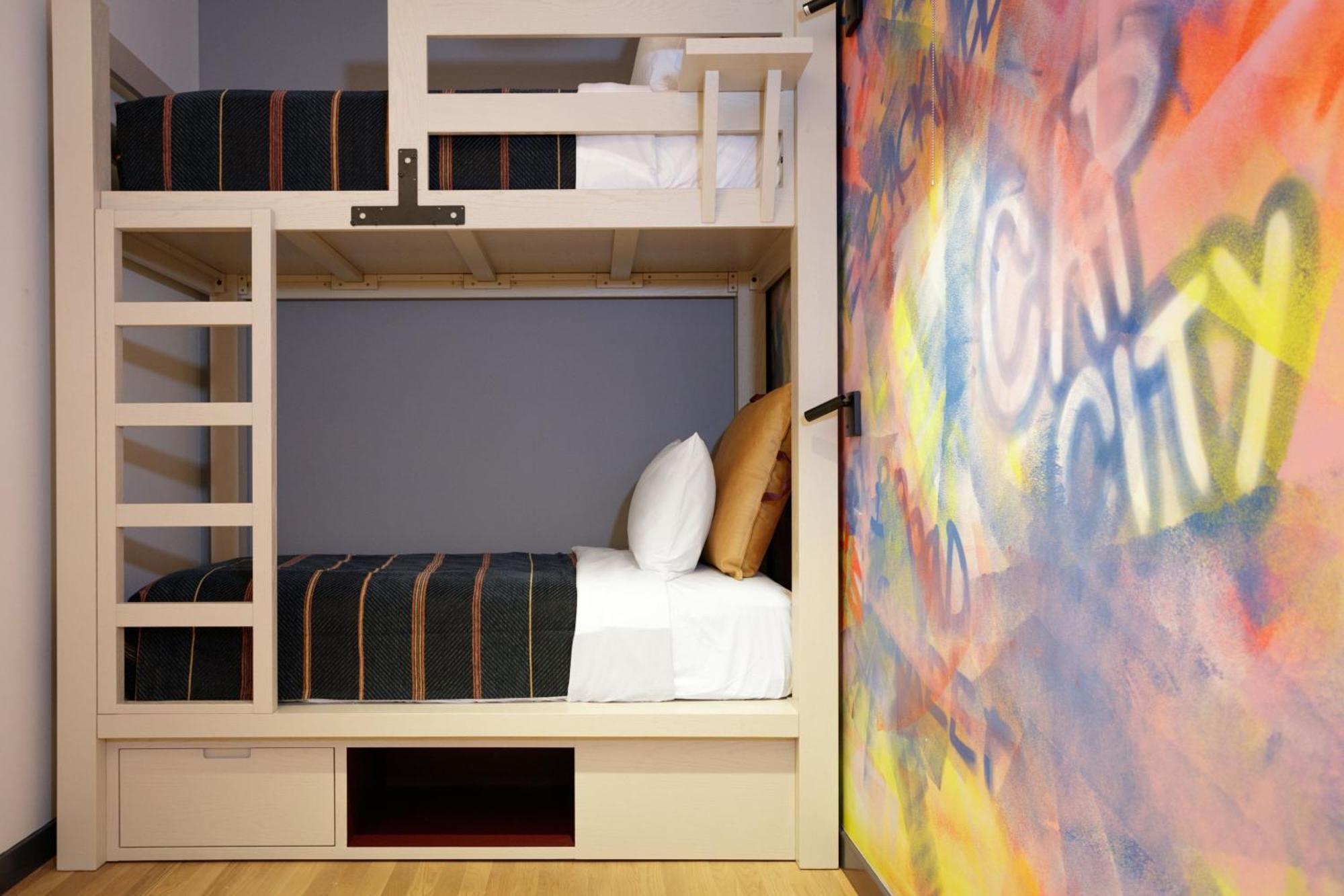 Moxy Richmond Downtown Hotel Luaran gambar